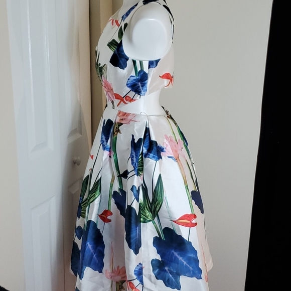 SAN JOY FLORAL CUTOUT DRESS - Picture 2 of 6